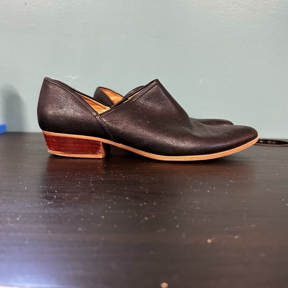 Nautralizer - Carlyn Pointed Toe Shoe Booties - Size 9